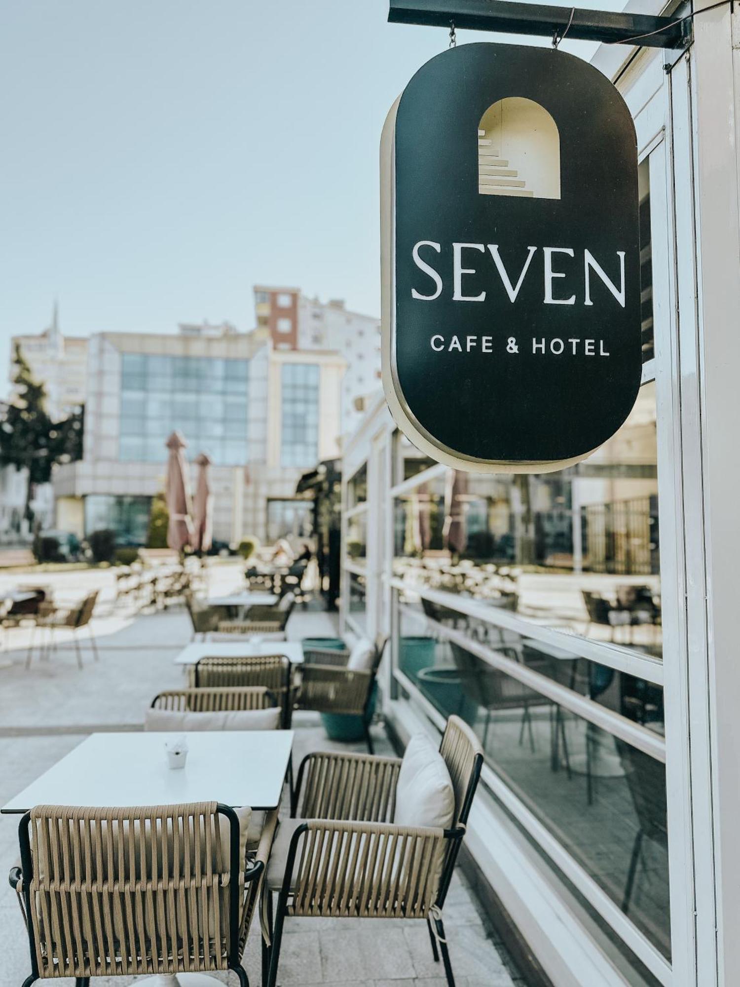 Seven Cafe & Hotel 波格拉德茨 外观 照片